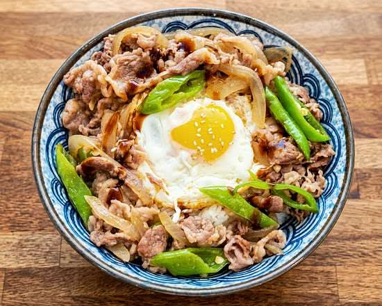 Green Pepper Beef over Rice 台式青椒肥牛饭